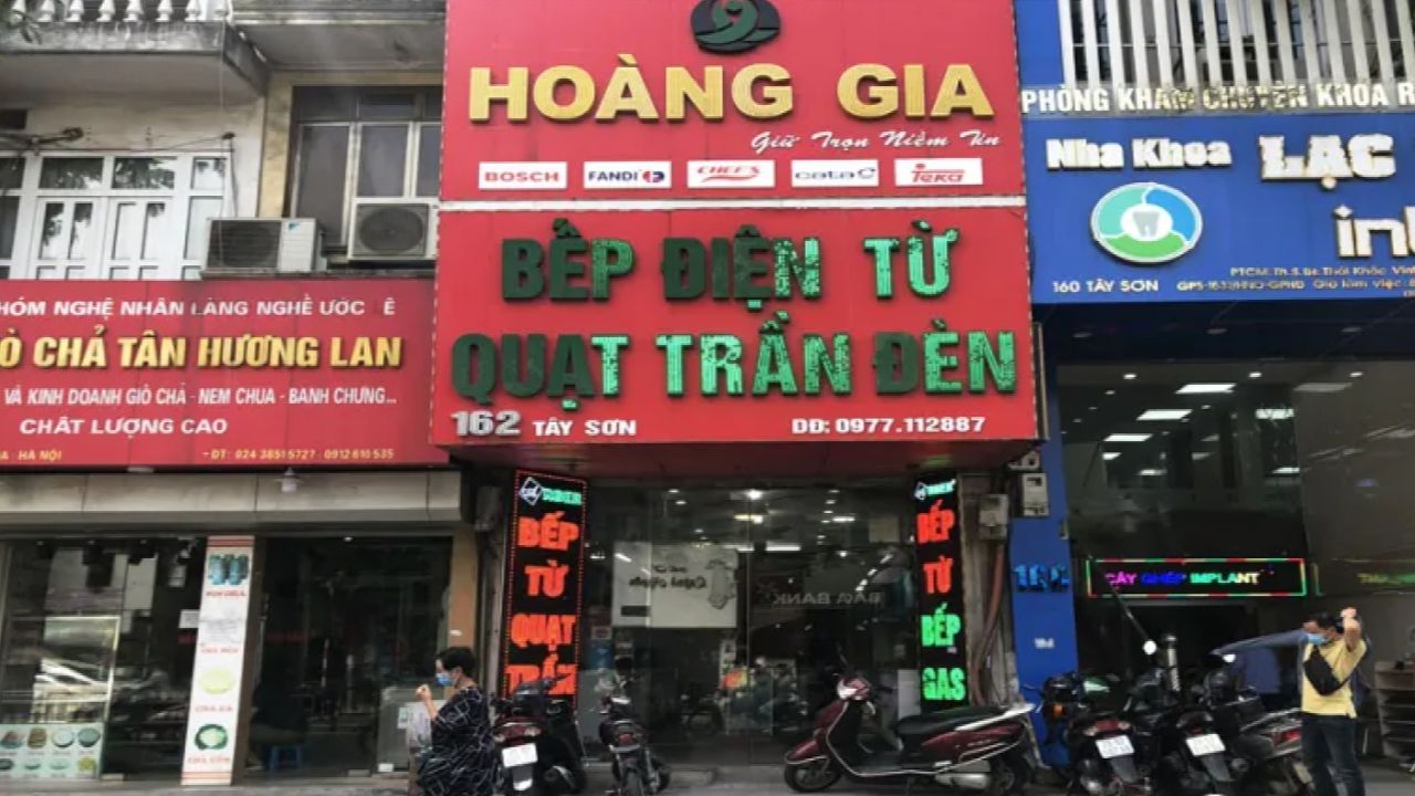 dia-chi-ban-may-huy-mui-khoi-nha-bep-sieu-thi-bep-hoang-gia