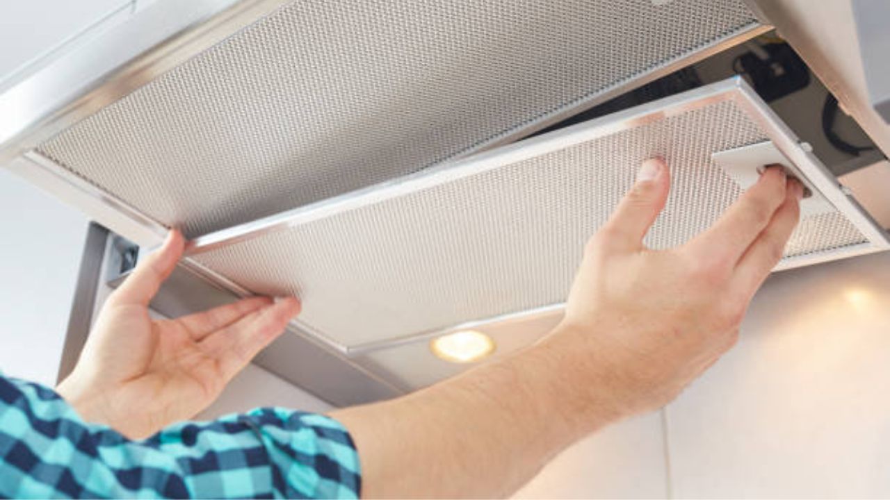 Cách kiểm tra và khắc phục máy hút mùi không chạy