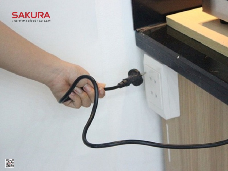 Ngắt kết nối nguồn điện sau khi quạt trong bếp ngưng hoạt động