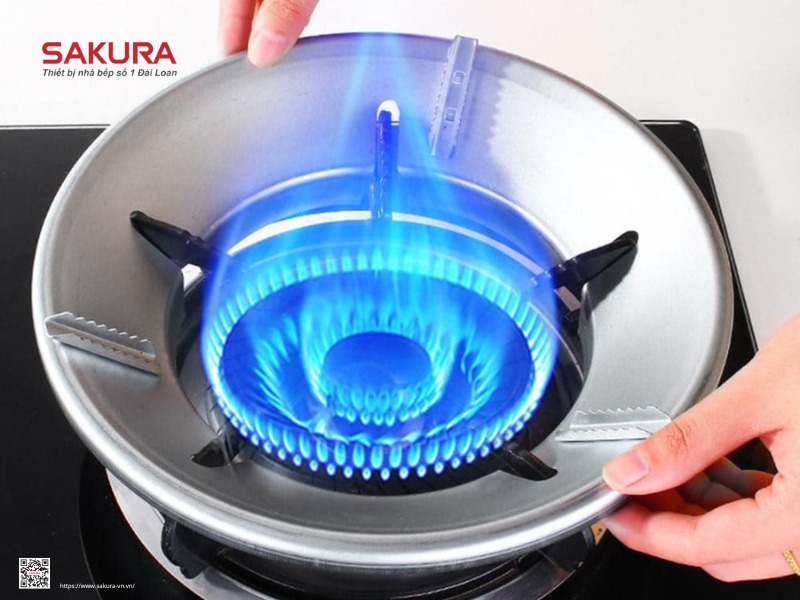 Sử dụng kiềng bếp kết hợp vòng chắn gió