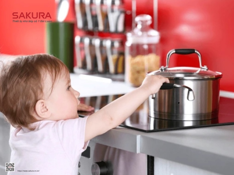 bếp điện từ phù hợp với gia đình có trẻ nhỏ
