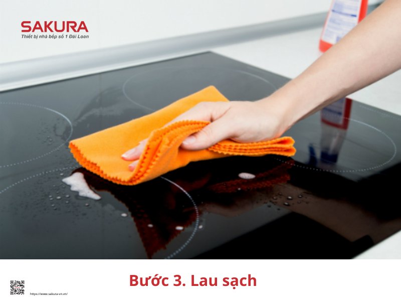 Vệ sinh bếp từ bằng dung dịch tẩy rửa chuyên dụng bước 3