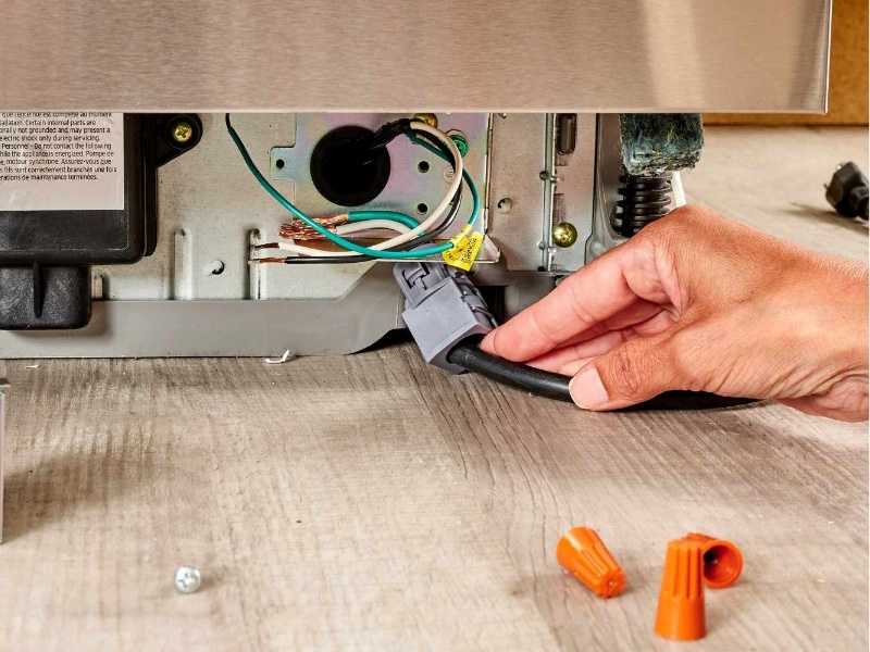 nối dây điện tiếp đất cho máy rửa bát