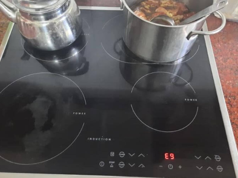 bếp từ báo lỗi e9