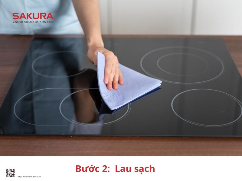 Vệ sinh bếp từ bằng dao vệ sinh chuyên dụng bước 2