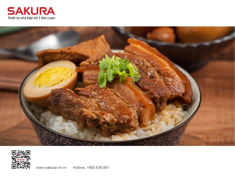 Thit Kho Tau An Cung Com Trang